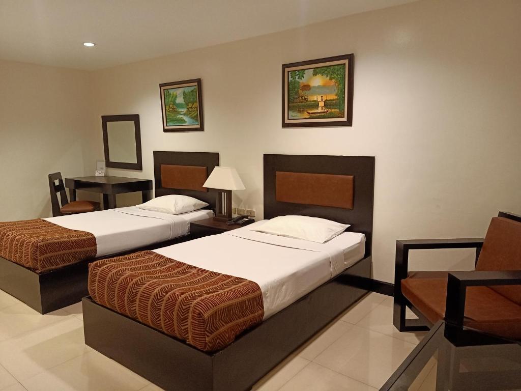 OYO 399 Paragon Tower Hotel