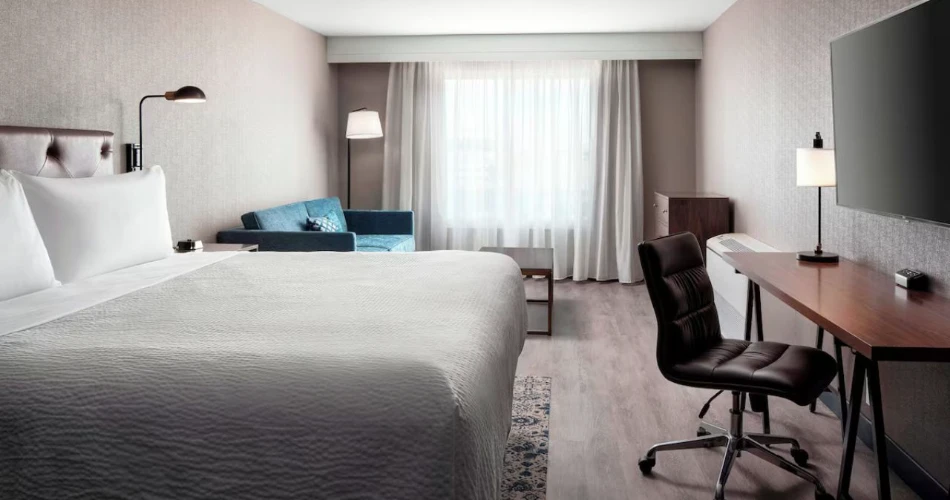 Four Points by Sheraton Hotel & Suites San Francisco Airport
