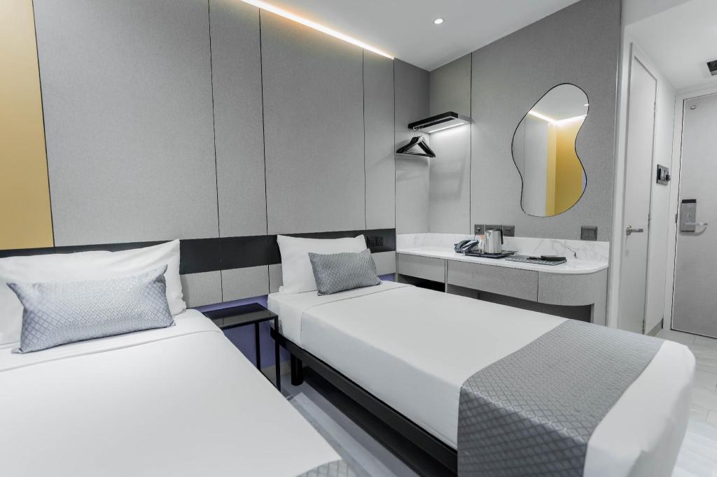 Hotel 81 Palace