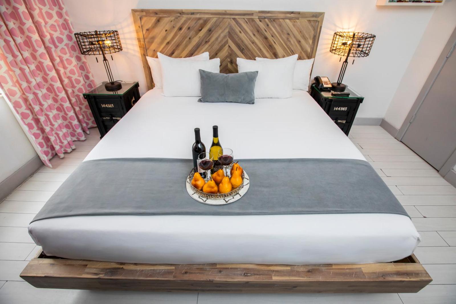 Whitelaw Hotel