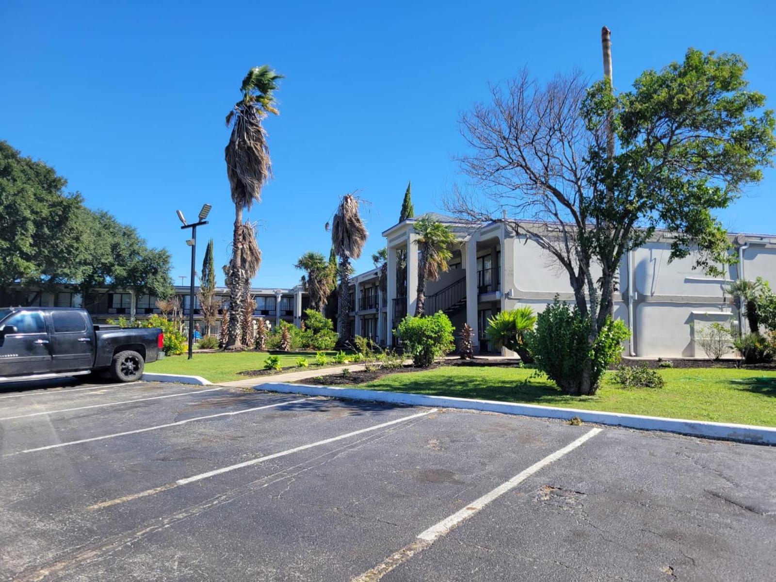 Knights Inn San Antonio near AT&T Center