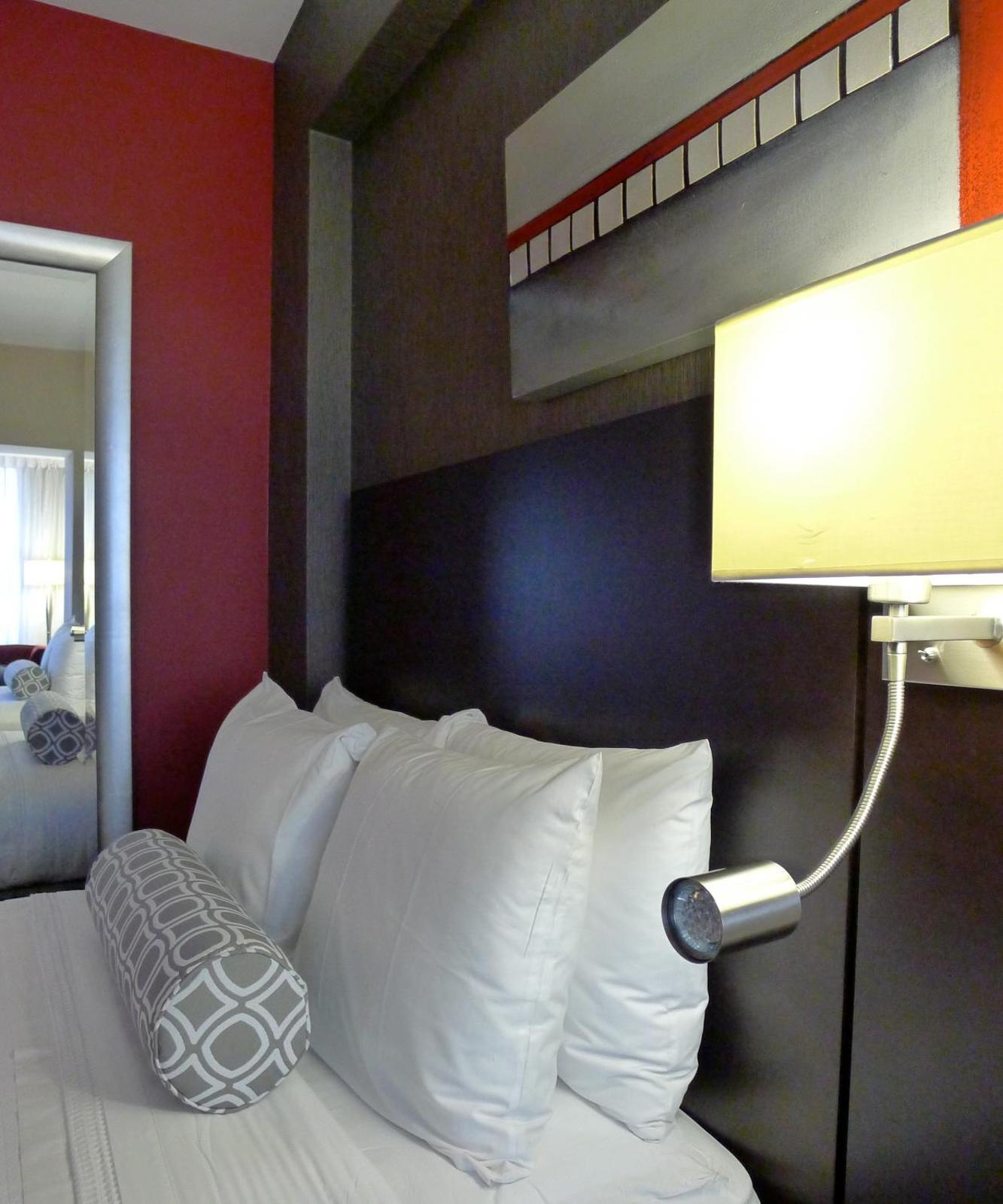 Crowne Plaza Montreal Airport