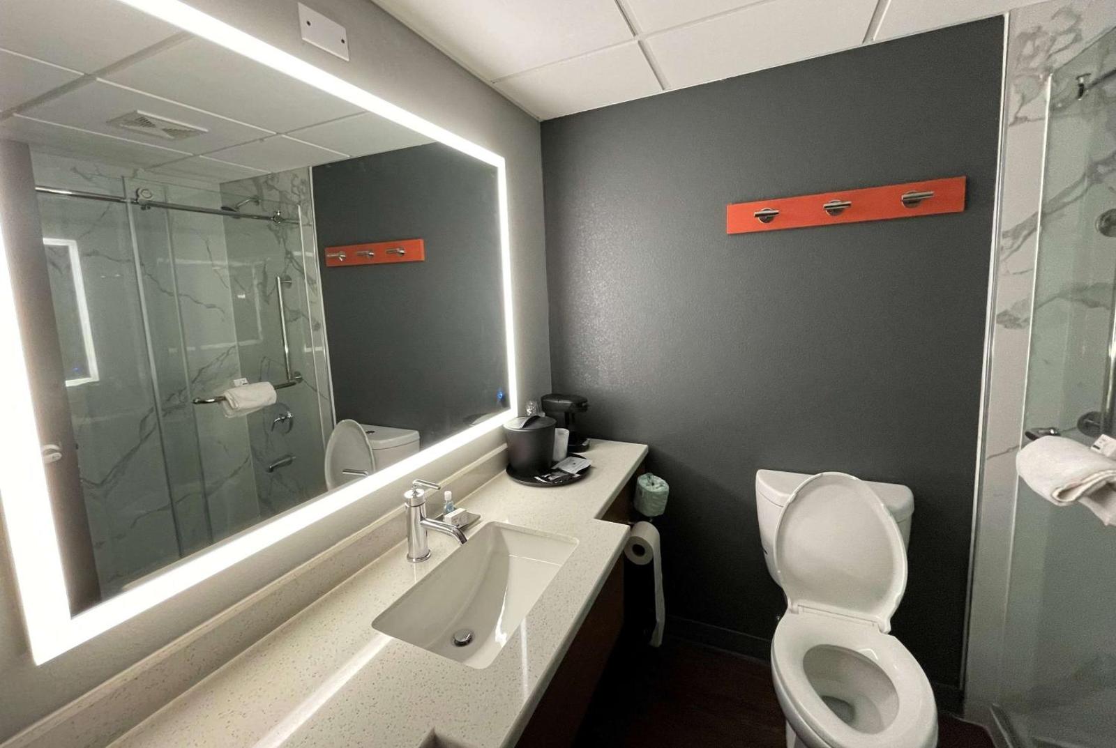 Quality Inn Fayetteville Regional Airport