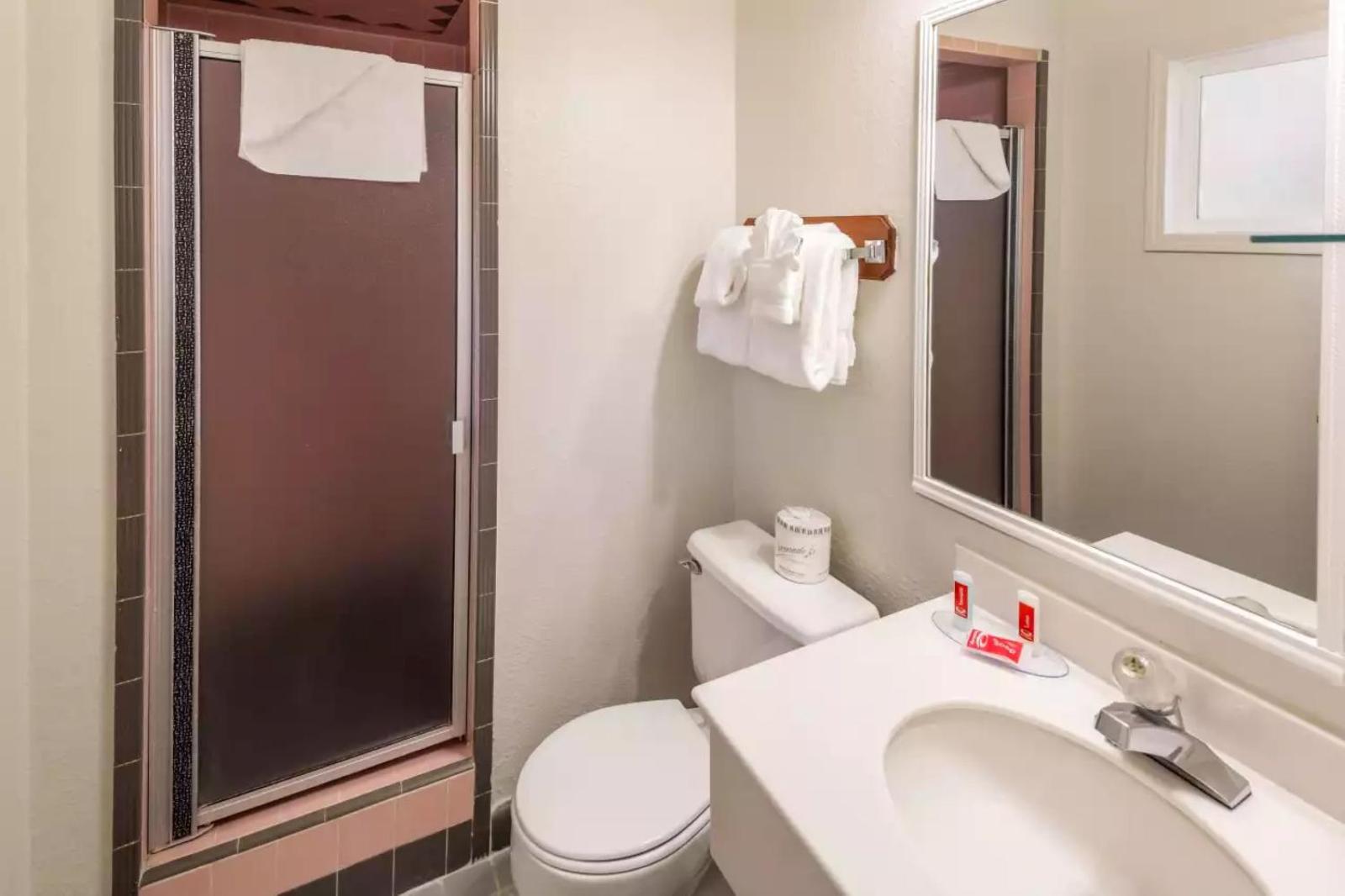 Econo Lodge Inn & Suites Heavenly Village Area