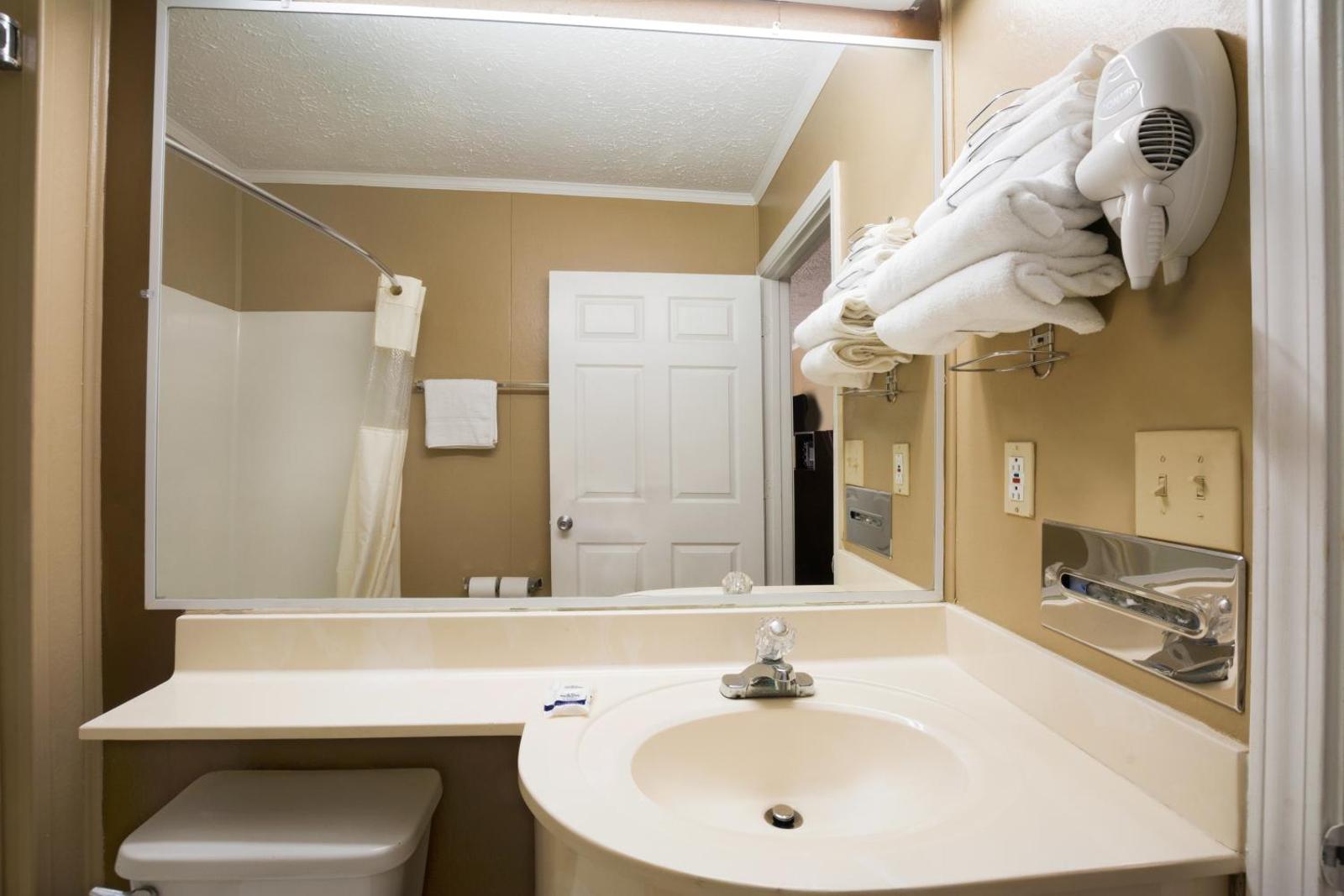 Microtel Inn by Wyndham Columbia Two Notch Road Area
