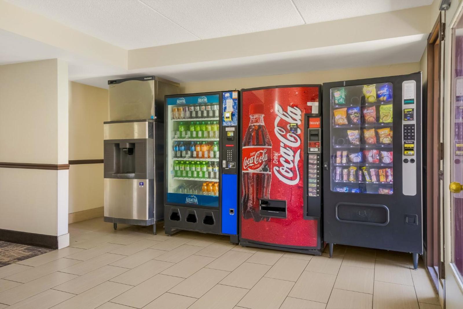 Red Roof Inn PLUS+ & Suites Knoxville West - Cedar Bluff