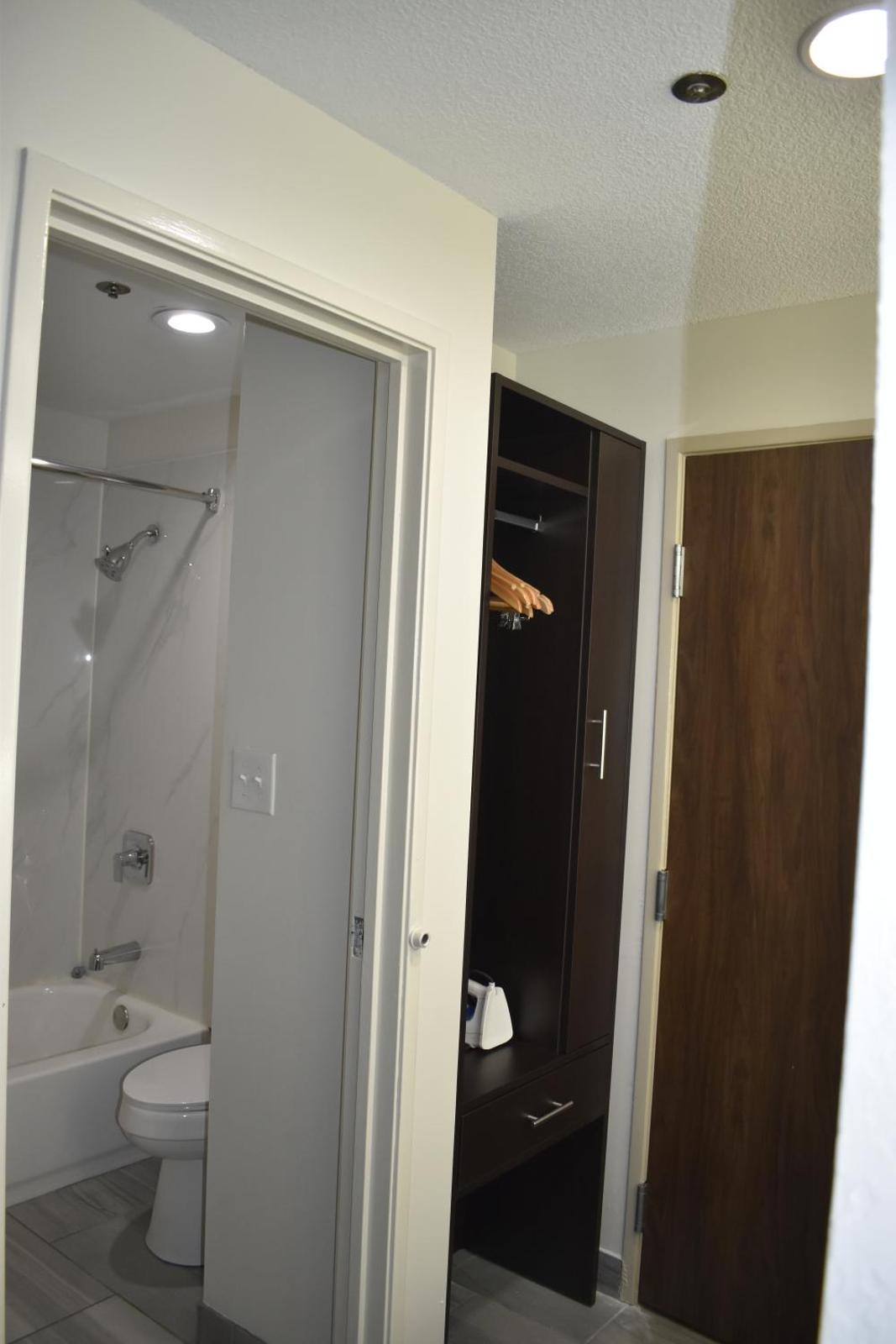 Clarion Inn & Suites West Knoxville