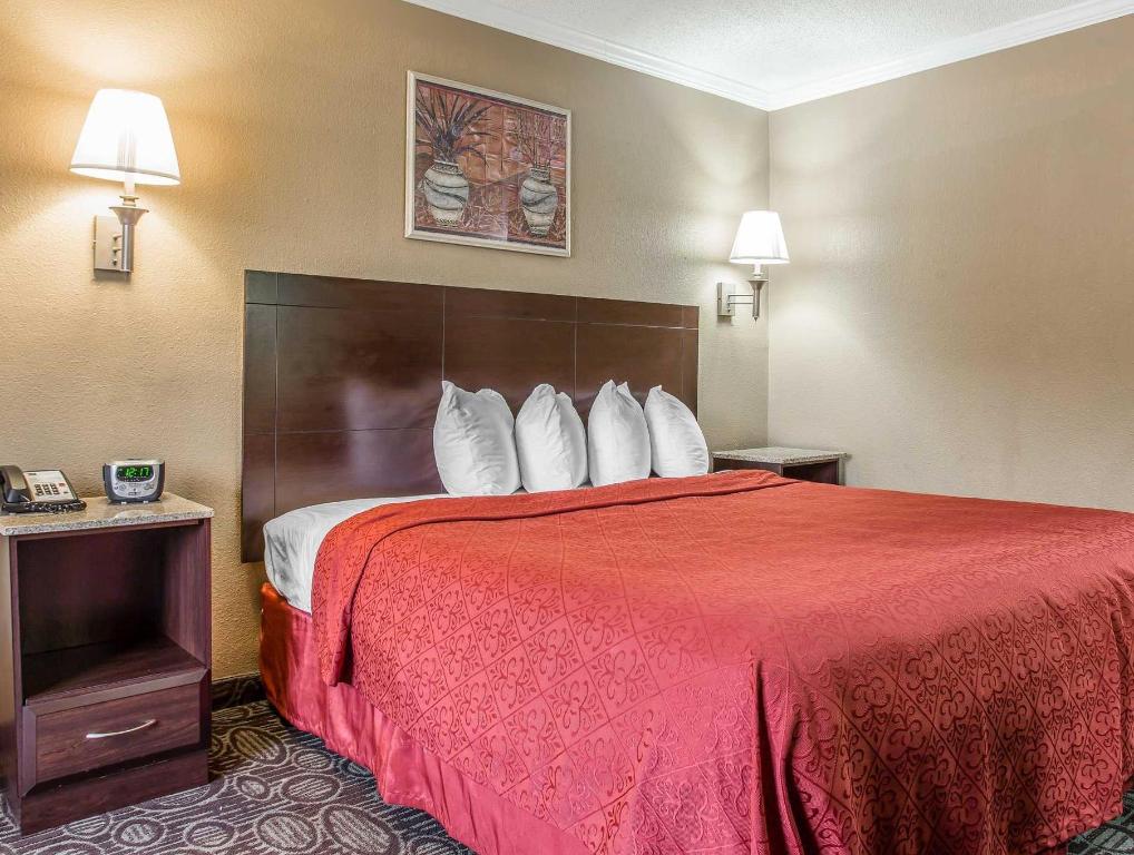 Quality Inn & Suites Fort Jackson Maingate