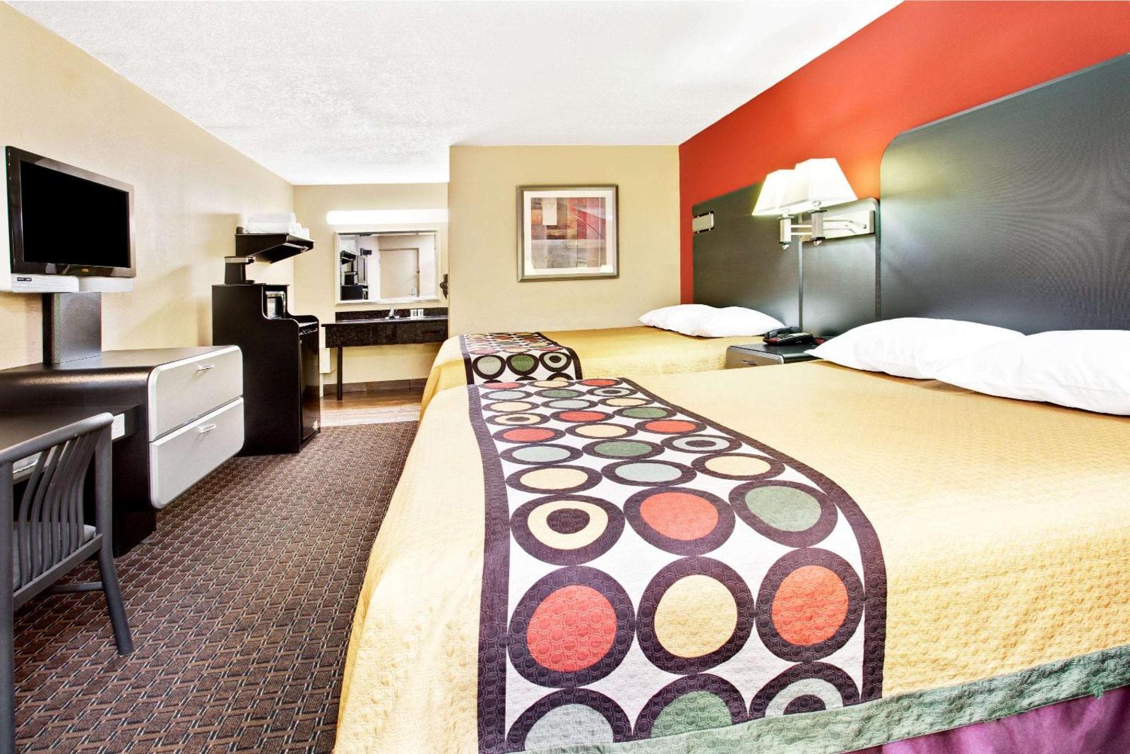 Super 8 by Wyndham Kissimmee/Maingate/Orlando Area
