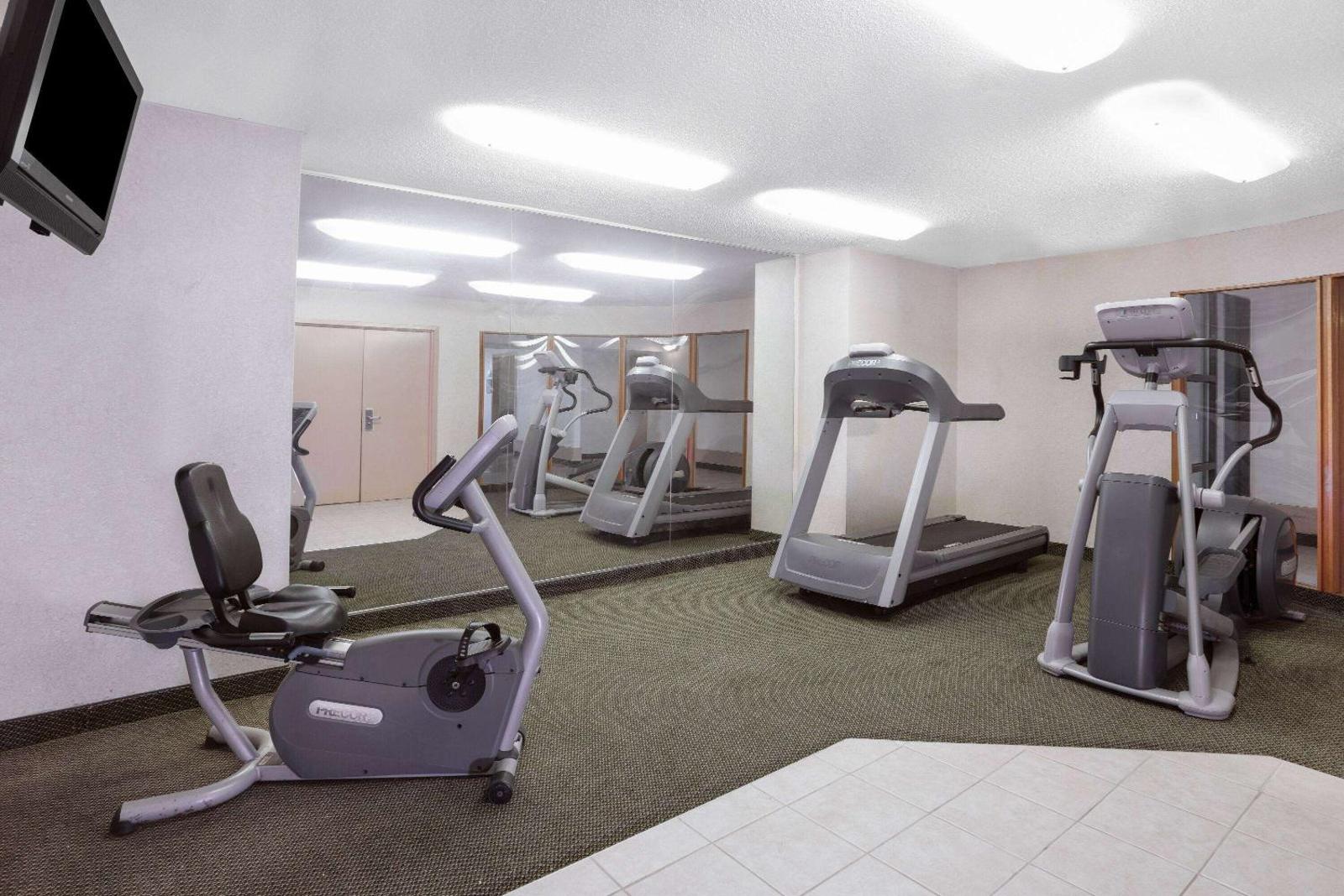 Days Inn by Wyndham Raleigh Glenwood-Crabtree