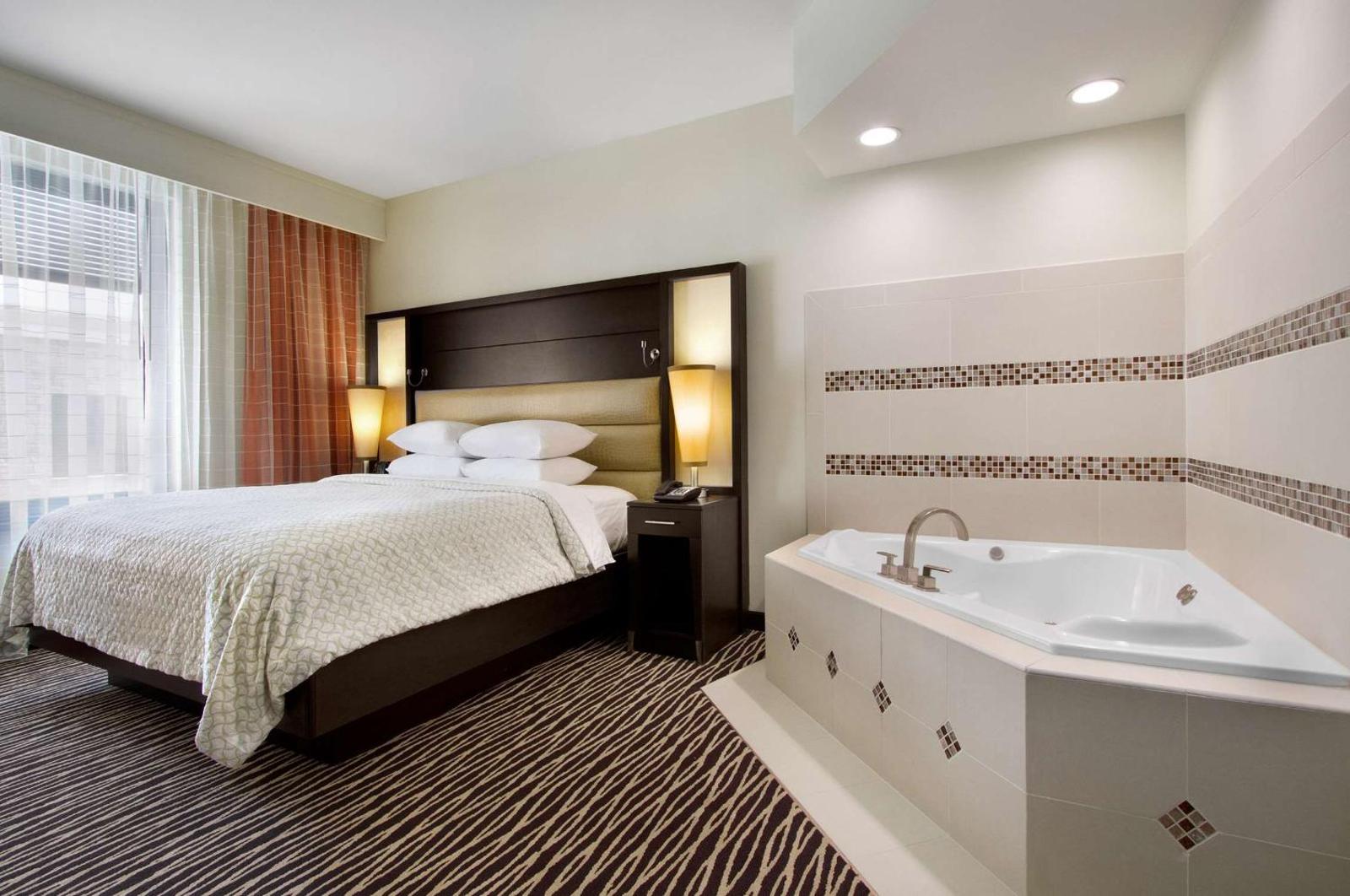 Embassy Suites Fayetteville Fort Bragg