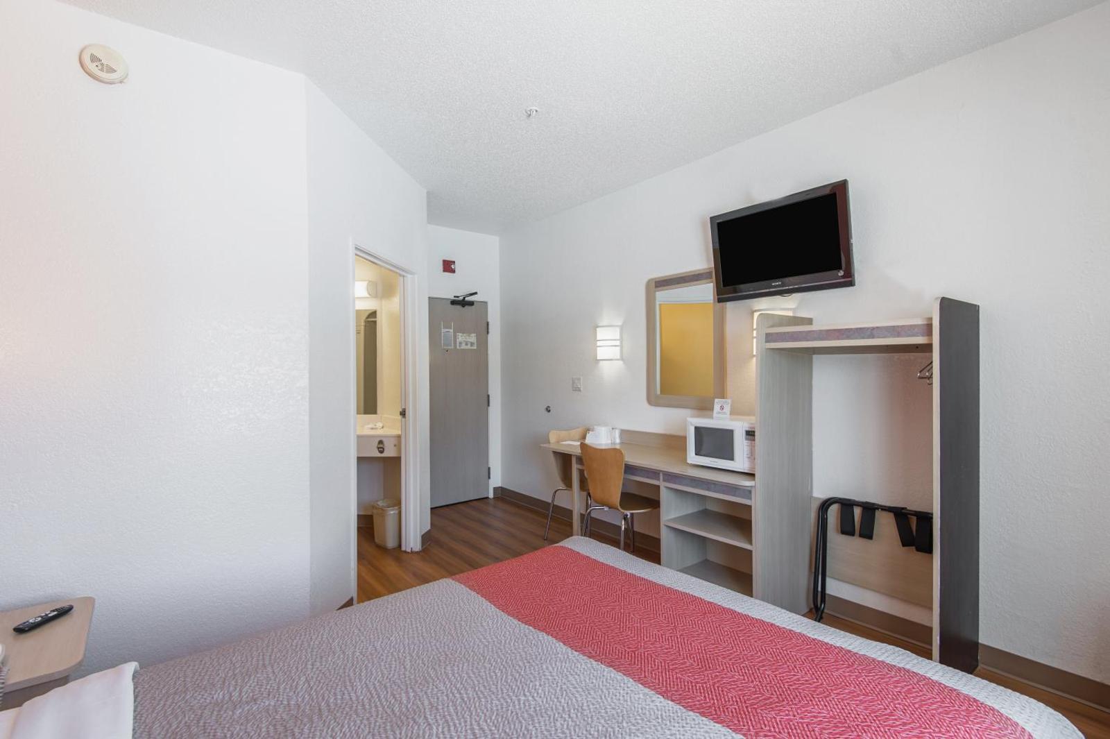 Motel 6 Junction City