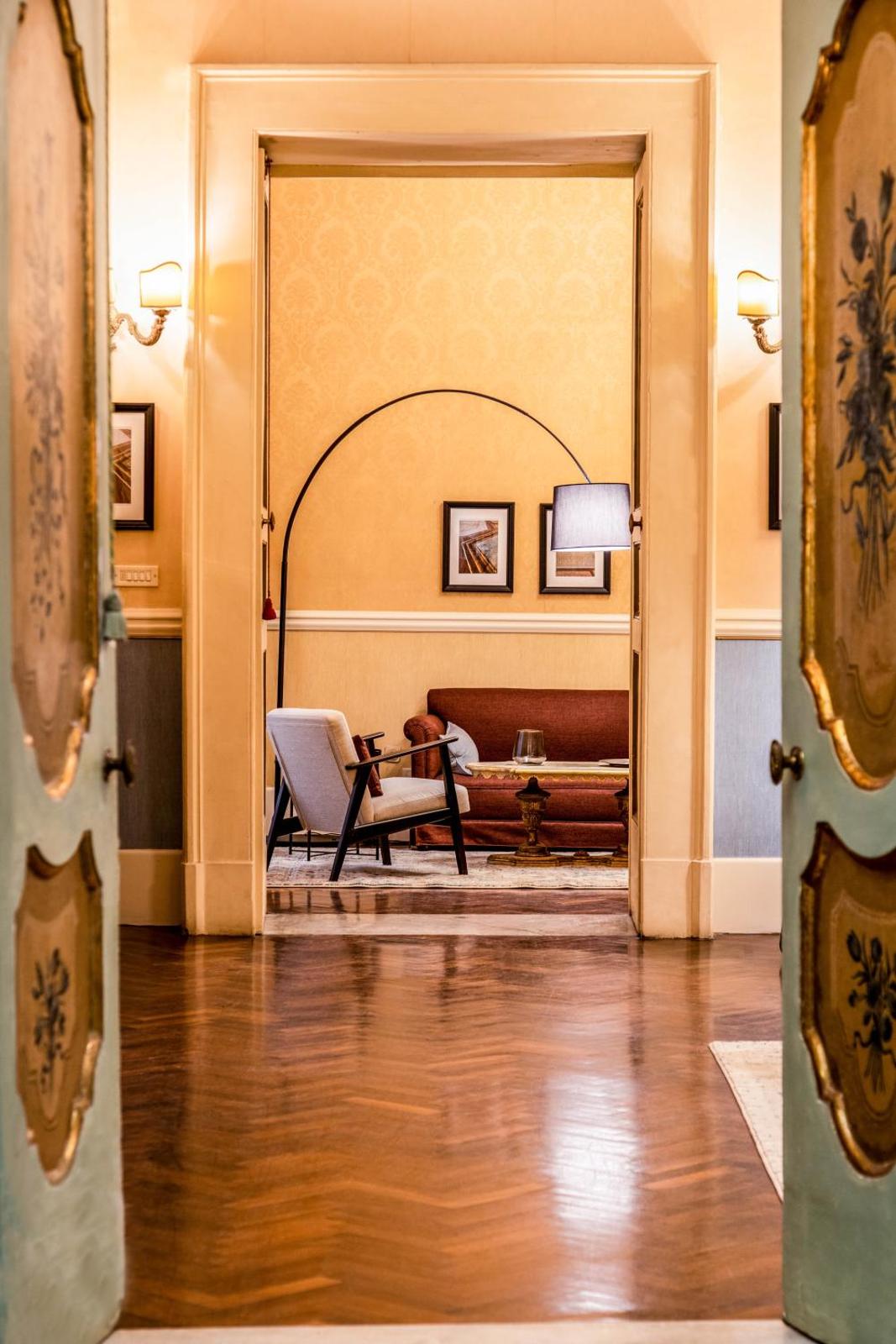 Arthouse - Lady Mary's Tribunali Luxury Suite - Naples Historical Centre